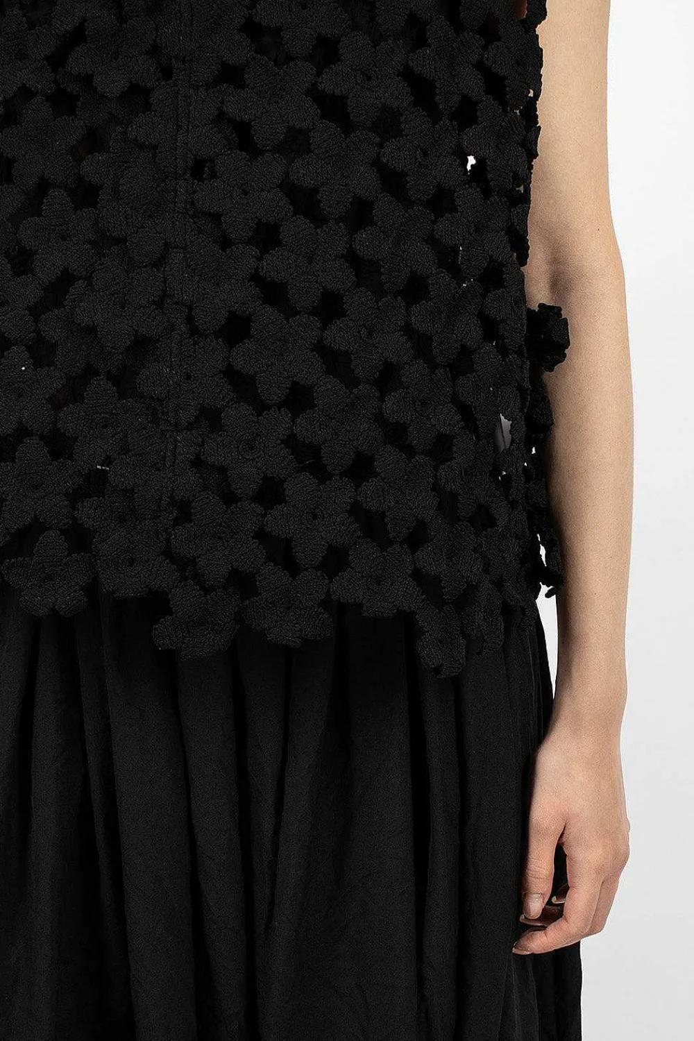 Comme Des Garçons Comme Des Garçons Flower Crochet T-Shirt Black| Tops