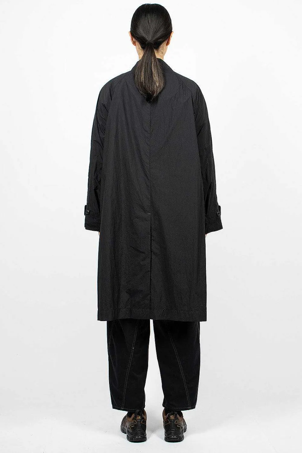 and wander Light Water Repellent Coat Black| Outerwear