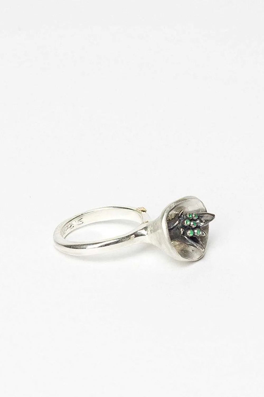 Rosa Maria Mallow Emerald Ring| Rings