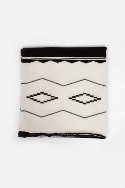 Queene and Belle Pueblo Wrap Scarf Black/White| Scarves & Gloves