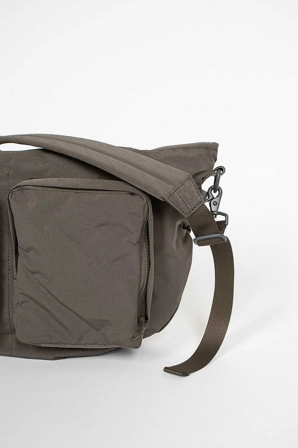 Amiacalva Split Yarn Body Bag Grey| Bags