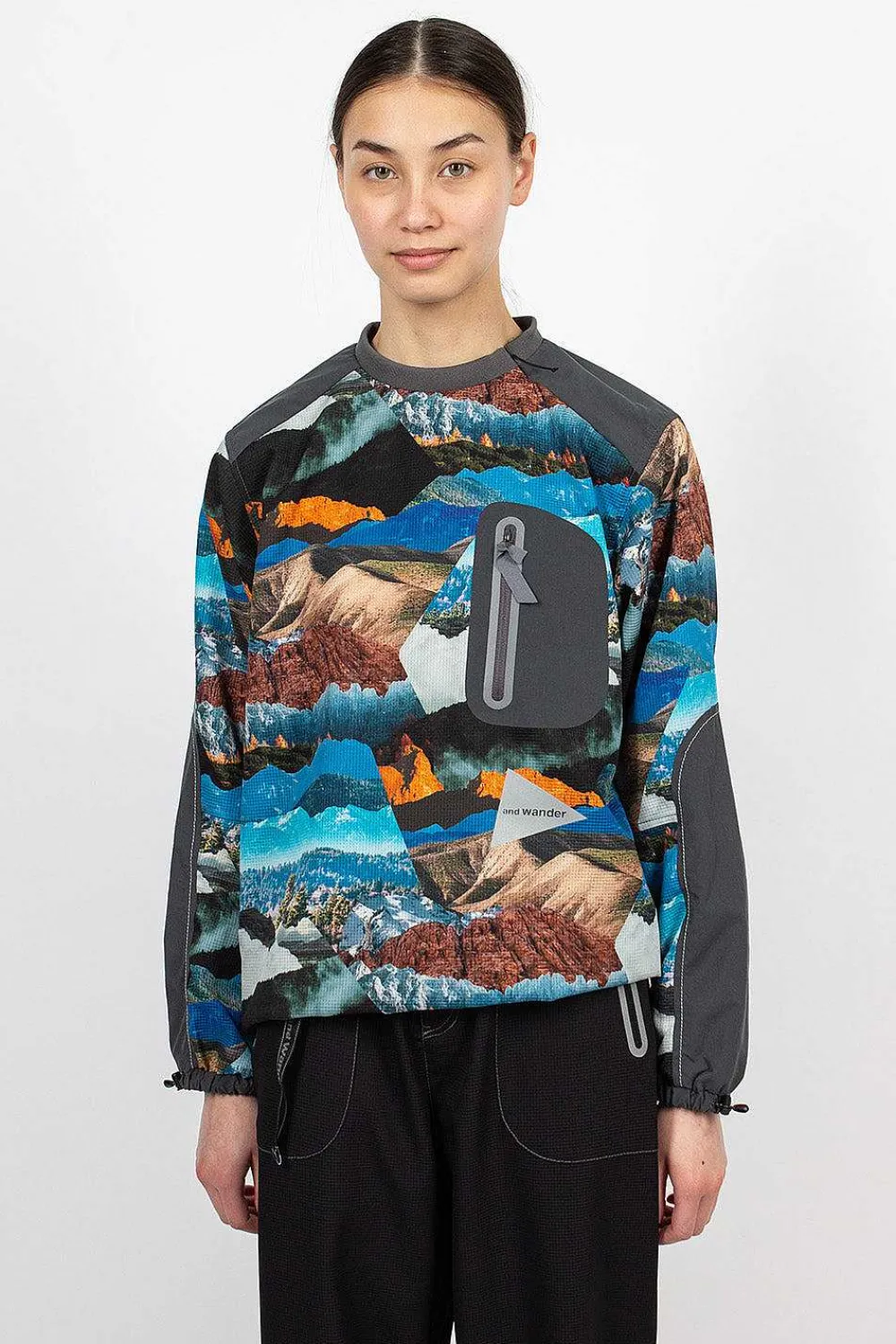 and wander Vent Printed Pullover Blue| Tops